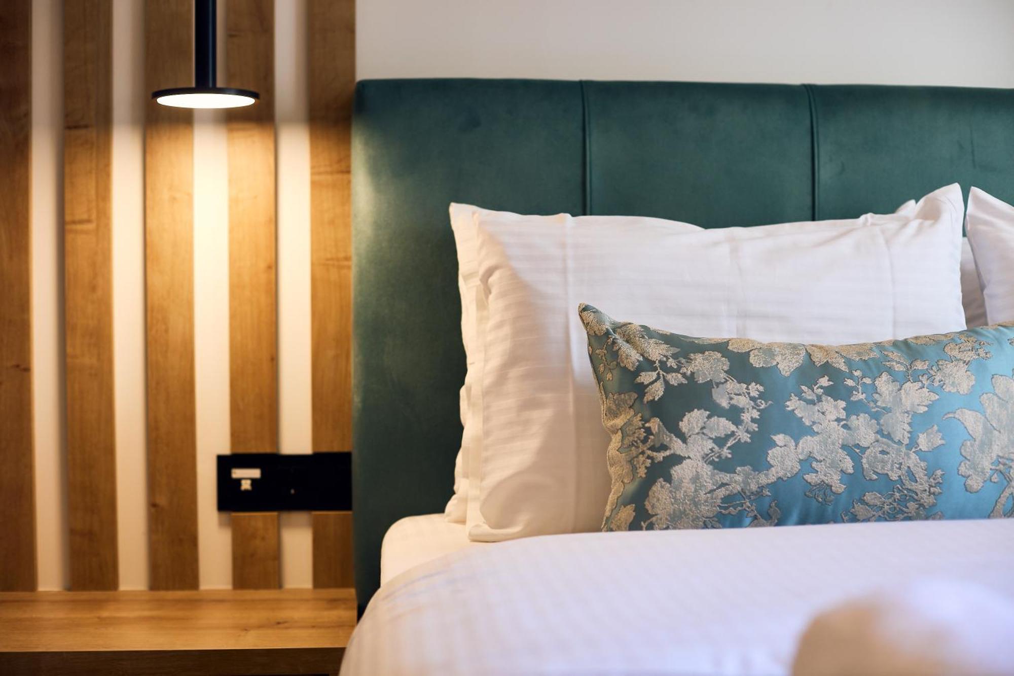 העיירה רתימנו Grande Madonna Luxury Boutique Suites חדר תמונה