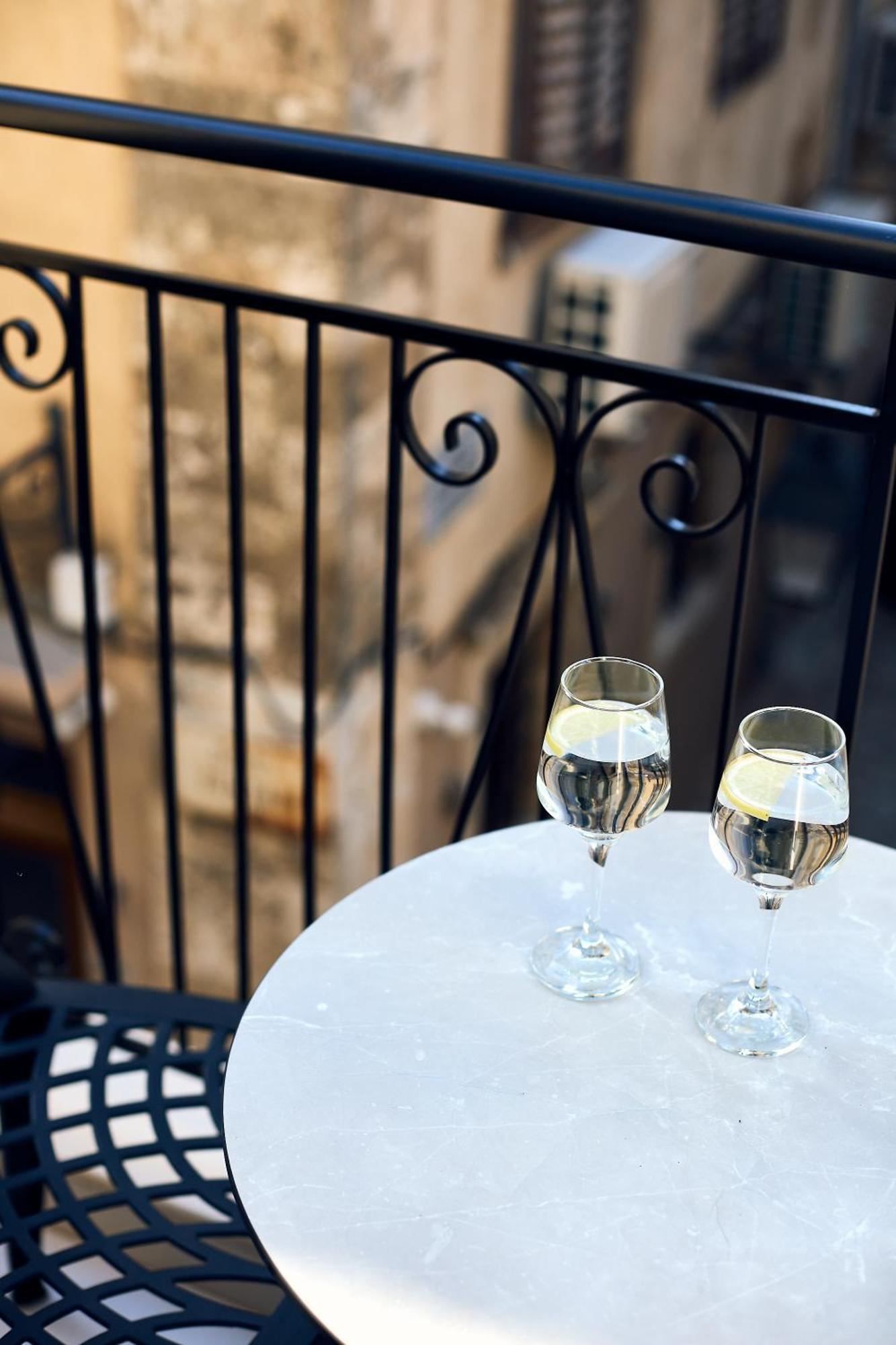 העיירה רתימנו Grande Madonna Luxury Boutique Suites חדר תמונה